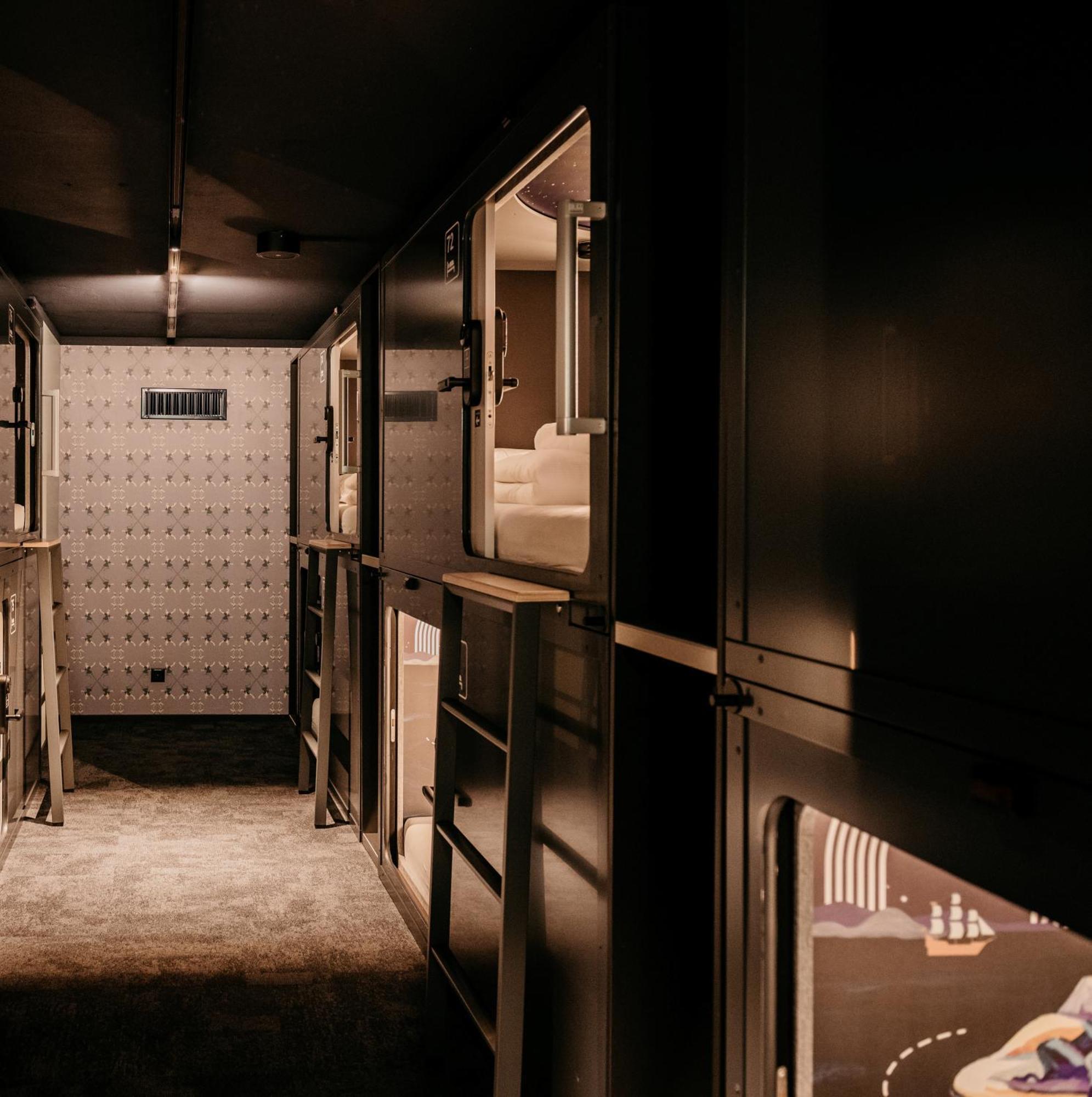 Capsule Hotel - Lucerne Old Town 外观 照片